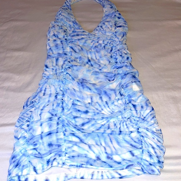 Women's backless dress - Picture 3 of 5